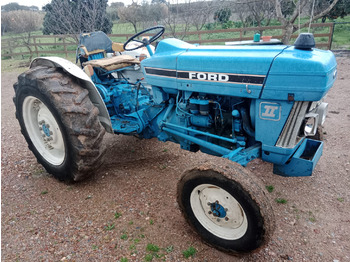 Tractor FORD