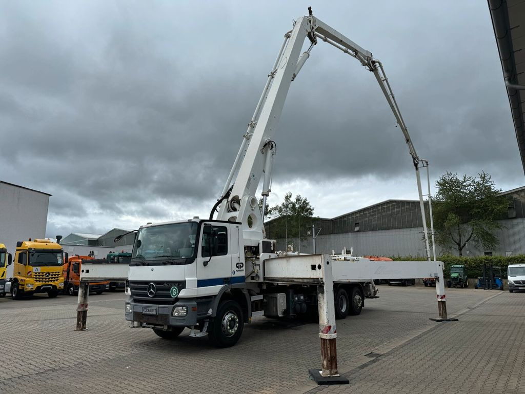 Bomba de hormigón Mercedes-Benz ACTROS 3241 8x4 Betonpumpe Schwing S42X: foto 5