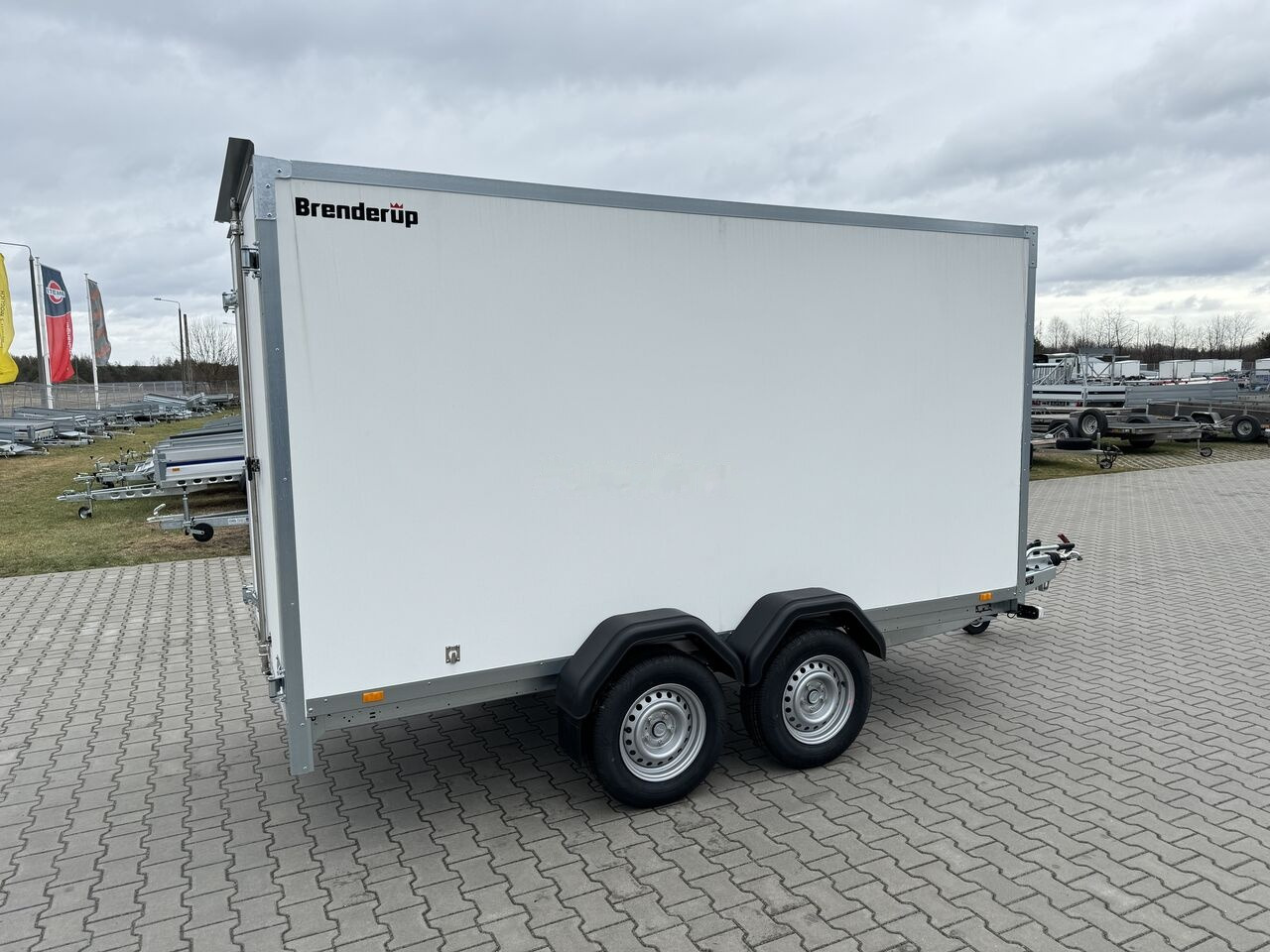 Remolque caja cerrada nuevo Brenderup Cargo 7350 TBD drzwi 350x155x185 cm: foto 20