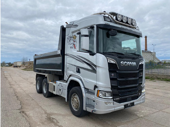 Camión volquete SCANIA R 580