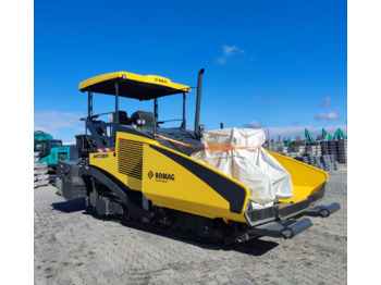 Pavimentadora de asfalto BOMAG