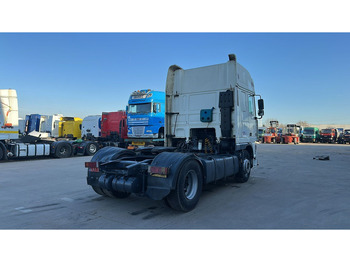 Cabeza tractora DAF 95 XF 430 (EURO 2 / BOITE MANUELLE / MANUAL GEARBOX / POMPE MANUELLE / MANUAL PUMP): foto 5