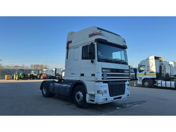 Cabeza tractora DAF 95 XF 430 (EURO 2 / BOITE MANUELLE / MANUAL GEARBOX / POMPE MANUELLE / MANUAL PUMP): foto 3