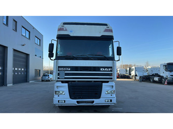 Cabeza tractora DAF 95 XF 430 (EURO 2 / BOITE MANUELLE / MANUAL GEARBOX / POMPE MANUELLE / MANUAL PUMP): foto 2