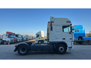 Cabeza tractora DAF 95 XF 430 (EURO 2 / BOITE MANUELLE / MANUAL GEARBOX / POMPE MANUELLE / MANUAL PUMP): foto 4