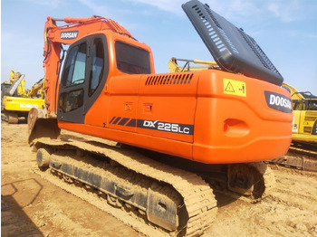 Excavadora de cadenas DOOSAN DX225LC