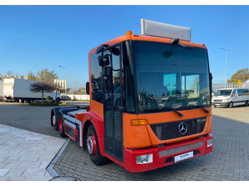 Camión chasis MERCEDES-BENZ Econic 2628