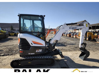 Miniexcavadora BOBCAT E26