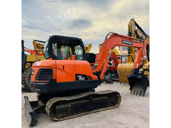 Excavadora de cadenas DOOSAN DX60