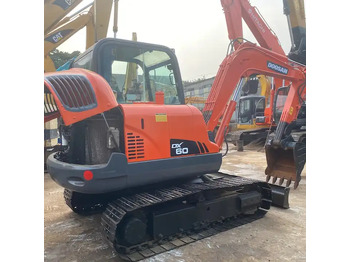 Excavadora de cadenas DOOSAN DX60