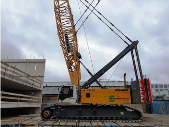 Grúa sobre orugas LIEBHERR