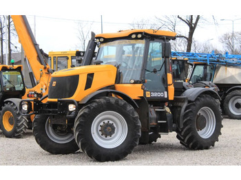 Tractor JCB