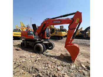 Excavadora de ruedas DOOSAN DH150W-7