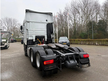 Cabeza tractora DAF XF 530 FTS / 6x2 SLEEPER / SCHUIFSCHOTEL / LOW KM / AUTOMAAT / RETARDER /: foto 4