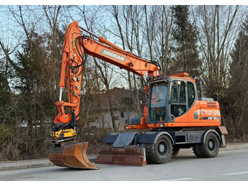 Excavadora de ruedas DOOSAN DX160W