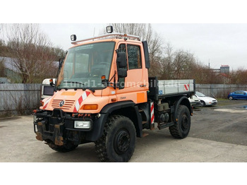 Vehículo municipal UNIMOG U300