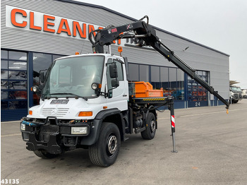 Camión grúa UNIMOG U500