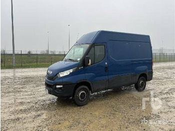 Camión caja cerrada IVECO Daily