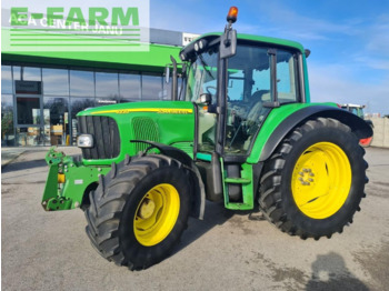 Tractor JOHN DEERE 6220