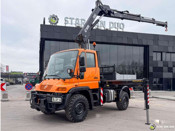 Camión grúa UNIMOG U300