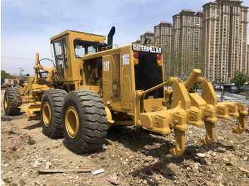 Grader CATERPILLAR