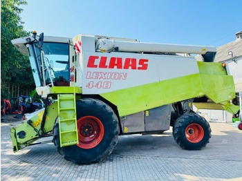 Cosechadora de granos CLAAS Lexion 440