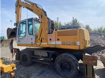 Excavadora de ruedas LIEBHERR A 904 C