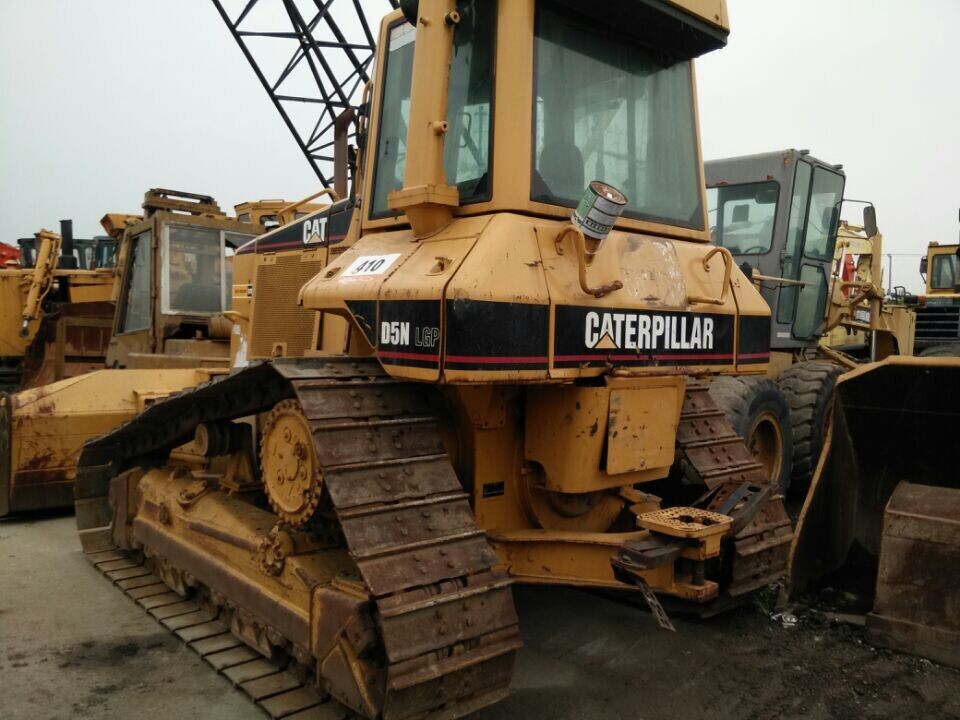 Bulldozer CATERPILLAR D5N: foto 6