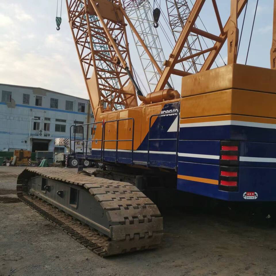 Grúa sobre orugas KOBELCO 7150: foto 7