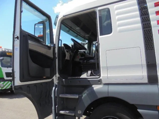 Cabeza tractora MAN TGX 26-420 XL EUR6: foto 7