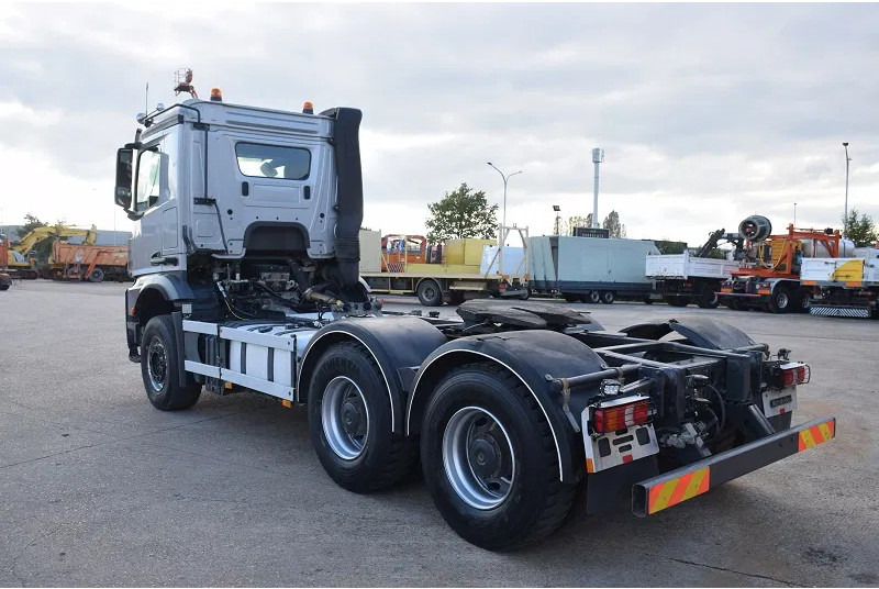 Cabeza tractora Mercedes-Benz Arocs 3345: foto 10