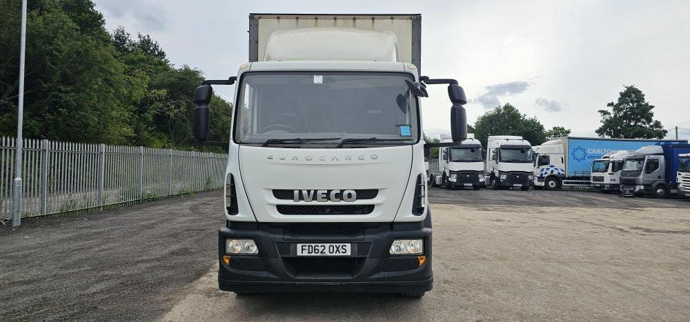 Camión lona Iveco 18 ton curtain tail lift: foto 7