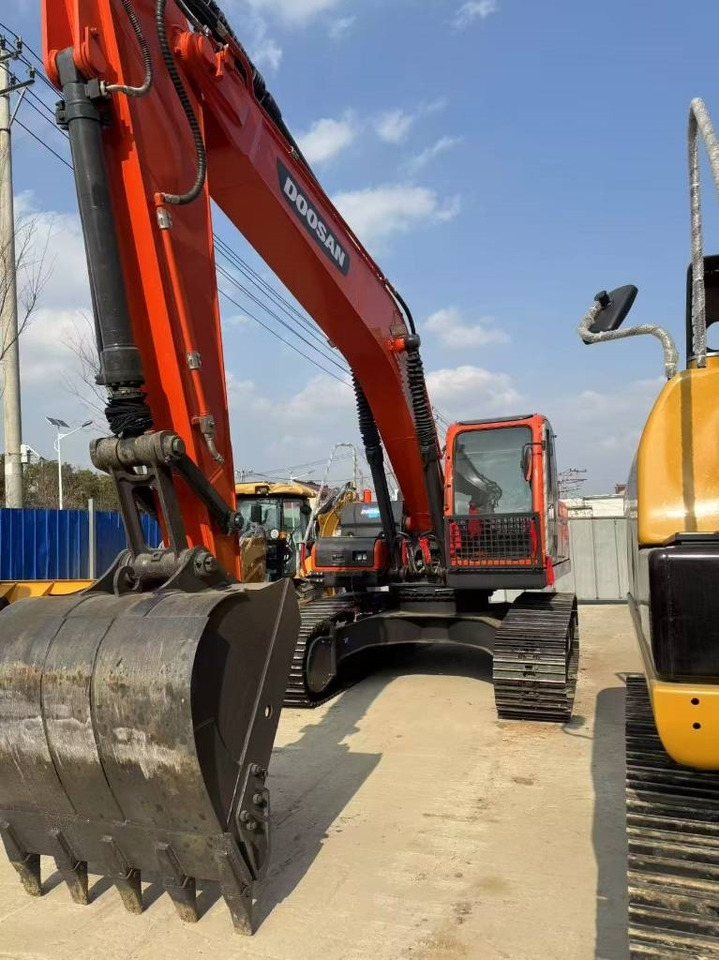 Excavadora de cadenas Doosan DX 225 LC: foto 7