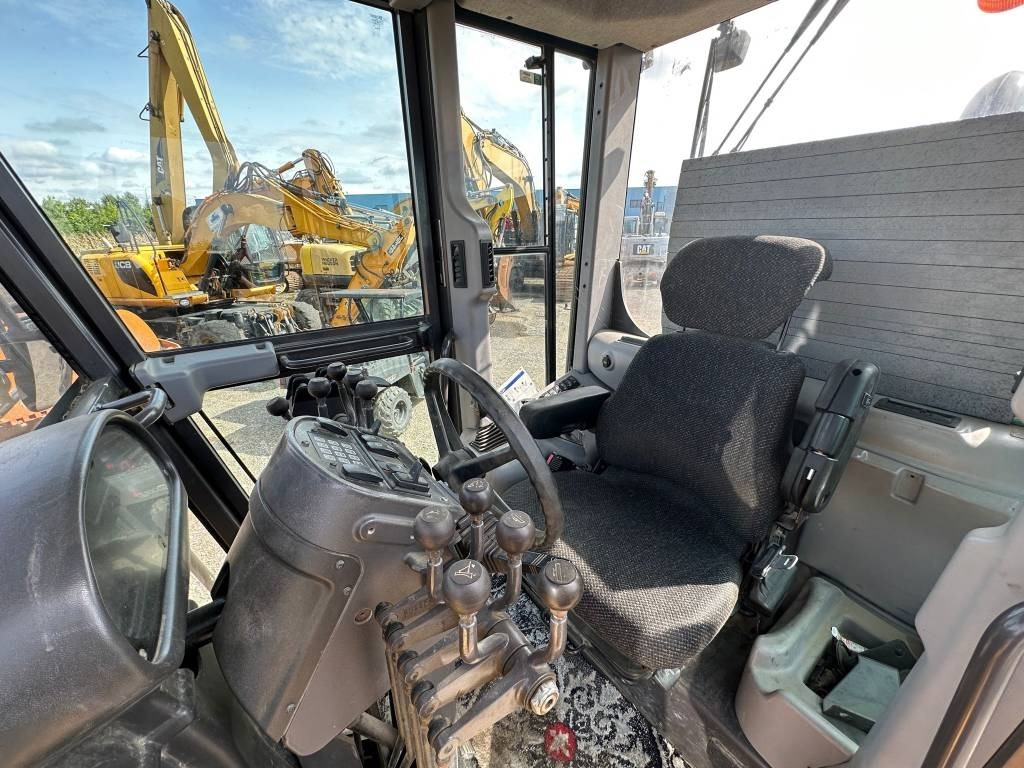 Grader Volvo G 976: foto 11