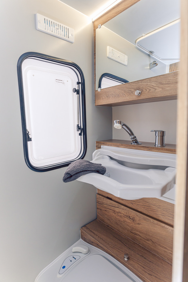 Caravana nuevo Niewiadów N-Cross 3 osobowa CAMPING caravan 3 person 1000kg: foto 19 Caravana nuevo Niewiadów N-Cross 3 osobowa CAMPING caravan 3 person 1000kg: foto 19