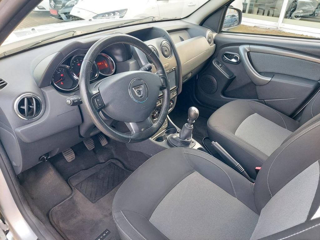 Coche Dacia Duster I Urban Explorer 4x2 Klima Navi PDC AHK: foto 16