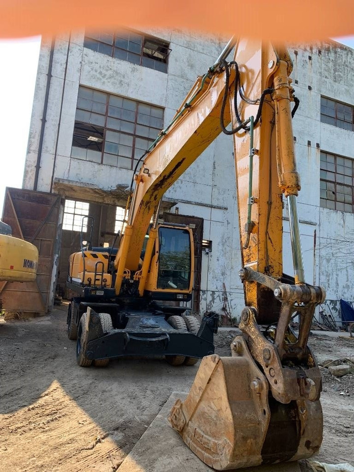 Excavadora de ruedas Hyundai R210W-9: foto 1
