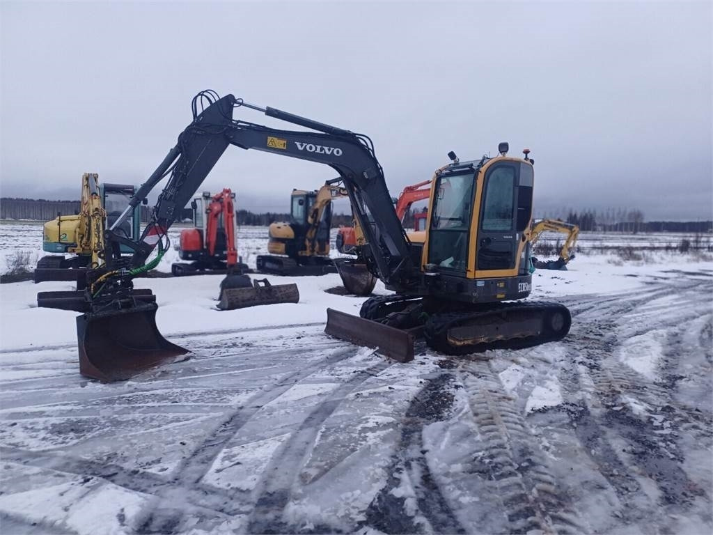 Miniexcavadora Volvo Ecr58Plus Pyörittäjällä: foto 1