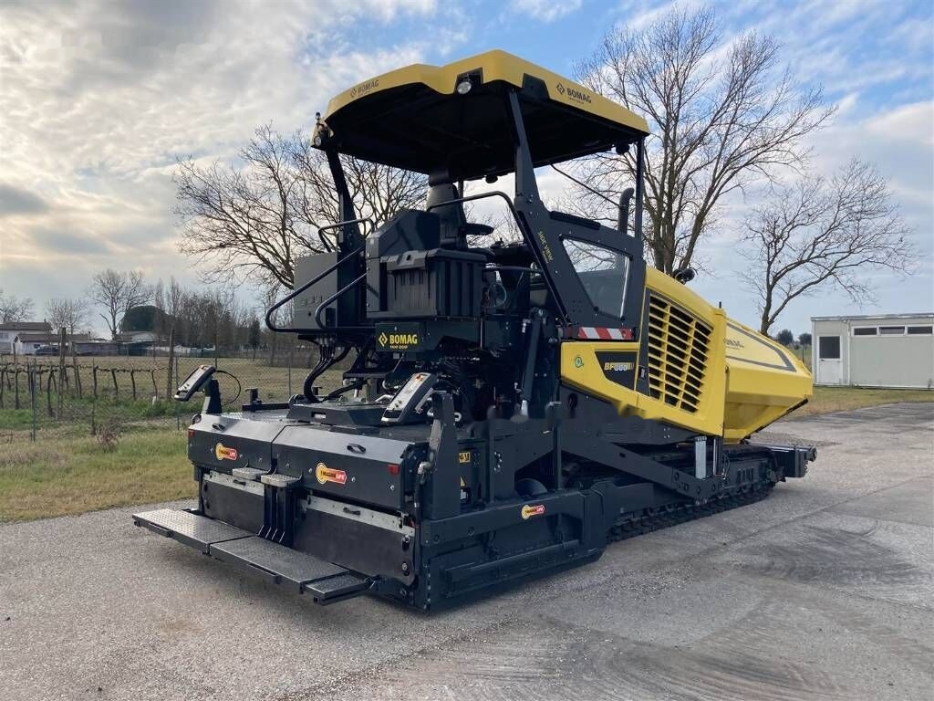 Pavimentadora de asfalto BOMAG BF 800 C-2 S600: foto 8