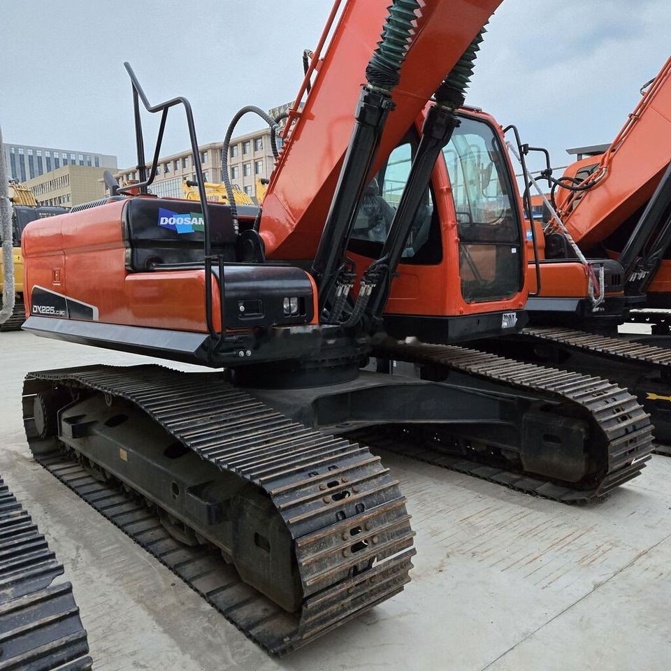 Excavadora de cadenas Doosan DX225LC: foto 6