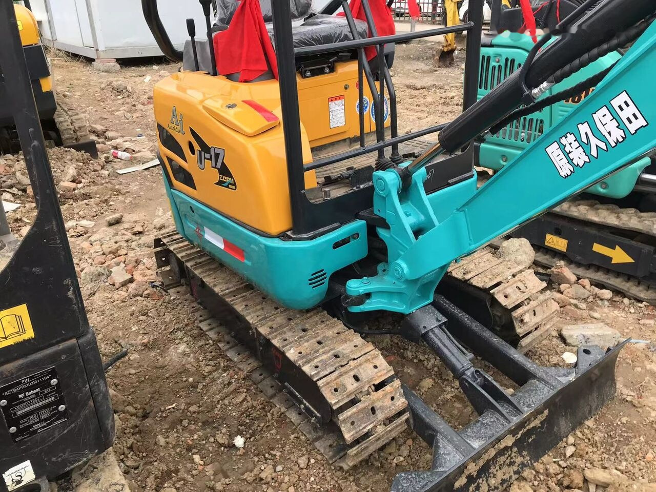 Miniexcavadora Kubota U17: foto 8