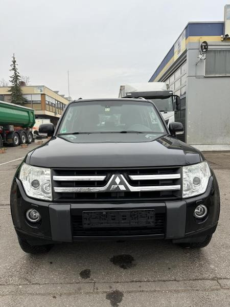 Coche Mitsubishi PAJERO 3.2 TDI lang  Leder*Klima*Aut*Navi*AHK*1. Hand*Euro4* Voll: foto 8