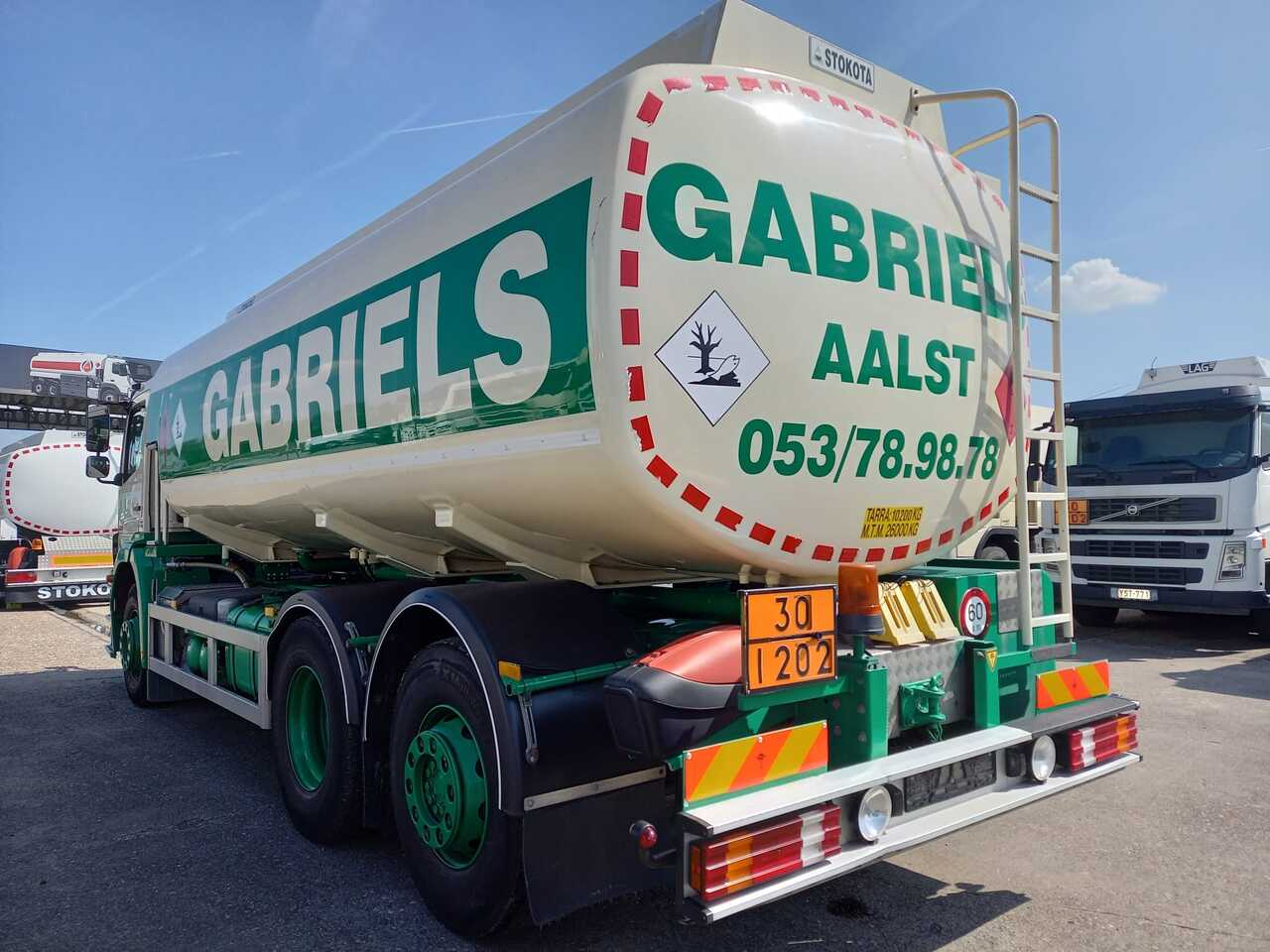 Camión cisterna MERCEDES AXOR: foto 9 Camión cisterna MERCEDES AXOR: foto 9