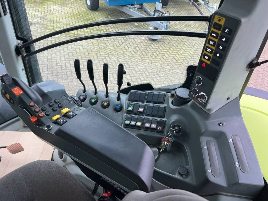 Tractor Claas Axion 800 Cis: foto 12