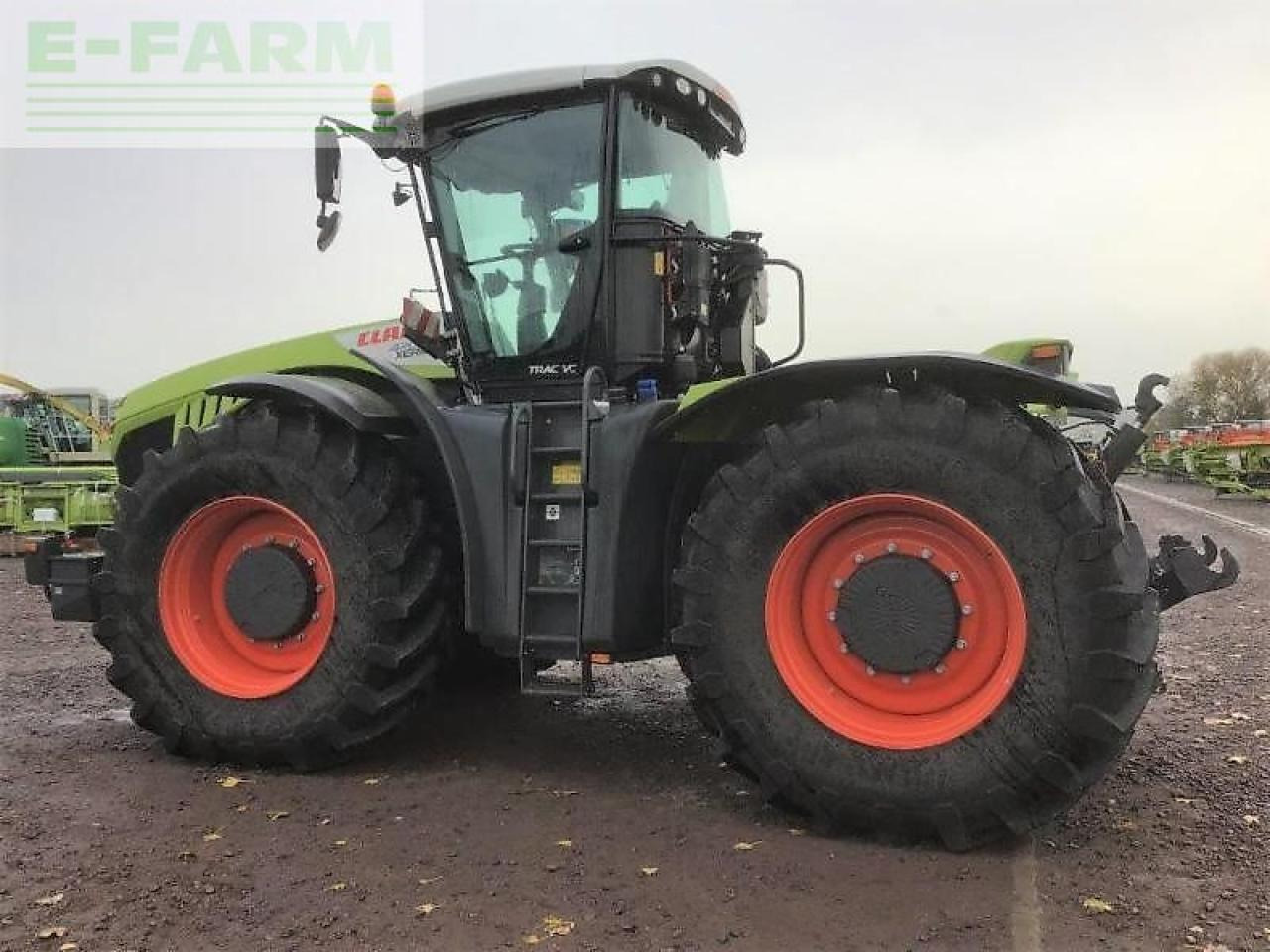 Tractor CLAAS xerion 4200 trac vc TRAC VC: foto 7