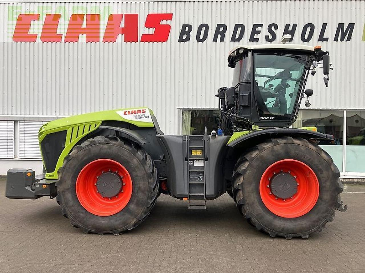 Tractor CLAAS xerion 5000 trac vc TRAC VC: foto 8