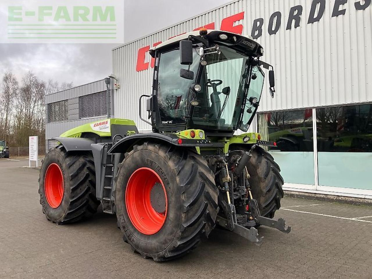 Tractor CLAAS xerion 5000 trac vc TRAC VC: foto 9