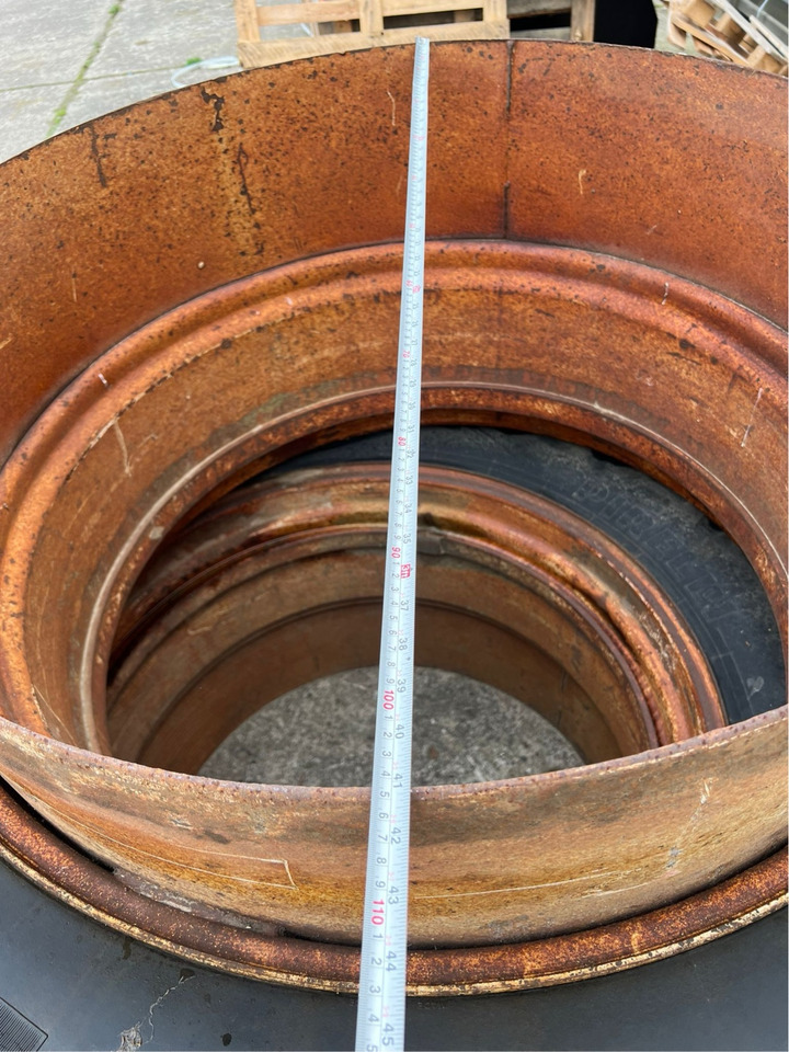 Neumáticos y llantas Goodyear 20.8R42,BKT 460/85R30 Zwillinge: foto 6 Neumáticos y llantas Goodyear 20.8R42,BKT 460/85R30 Zwillinge: foto 6