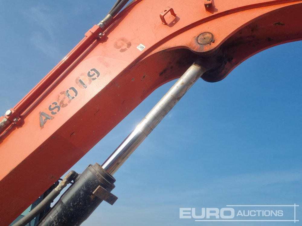 Miniexcavadora 2019 Kubota KX080-4A: foto 22